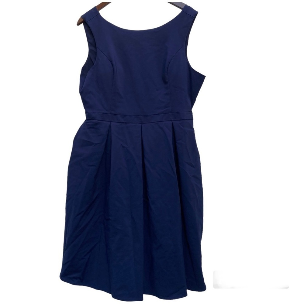 Liza Luxe navy dress Fit and Flare Sheath Classic Women’s Size XL pleats V-back